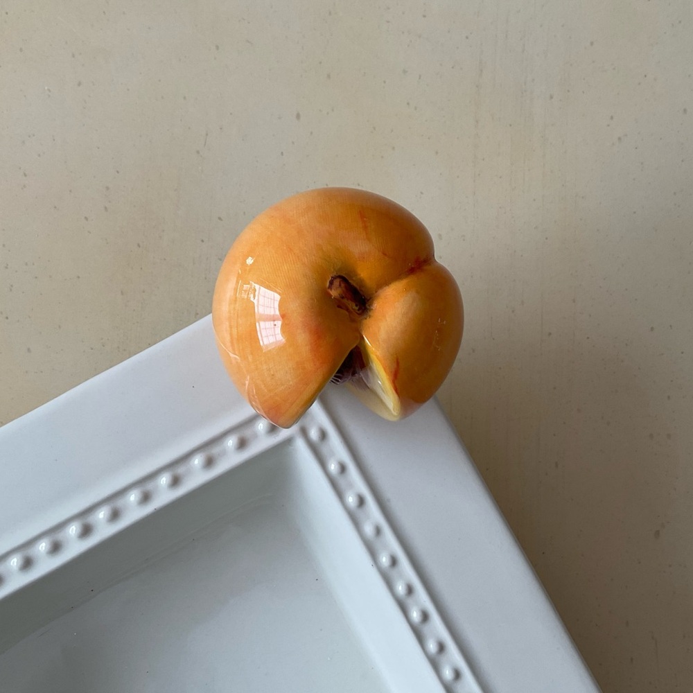 Juicy Ripe Peach Platter Decoration 🍑 - Picture 5 of 6